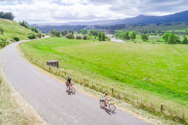 Drone footage of cyclists in Pohangina Valley ManawatuNZ.co .nz 