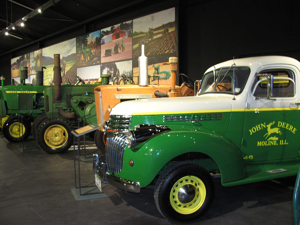 Truck Display John Deere at Coachhouse Museum 1 1