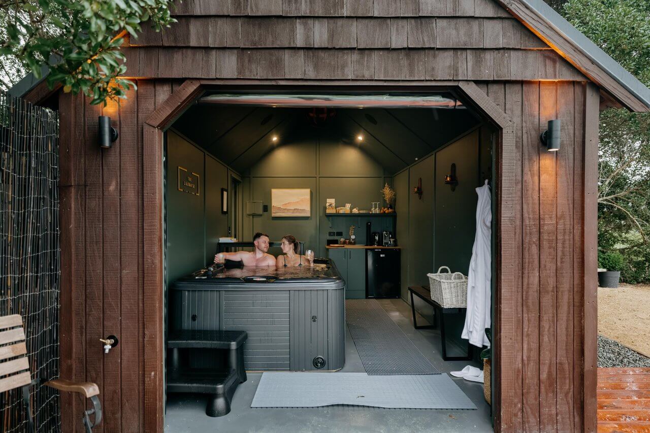 The Lakehouse Retreat and Hot Pool